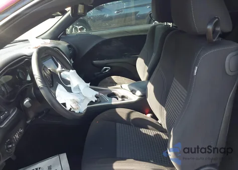 2018 Dodge Challenger Sxt z USA, uszkodzony, nr VIN 2C3CDZAGXJH183975